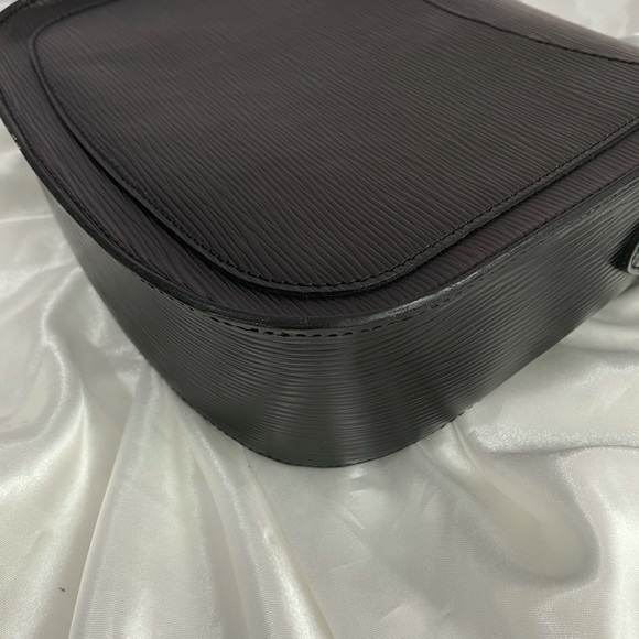 SOLD Louis Vuitton Epi St Cloud GM Crossbody - Picture 6 of 9